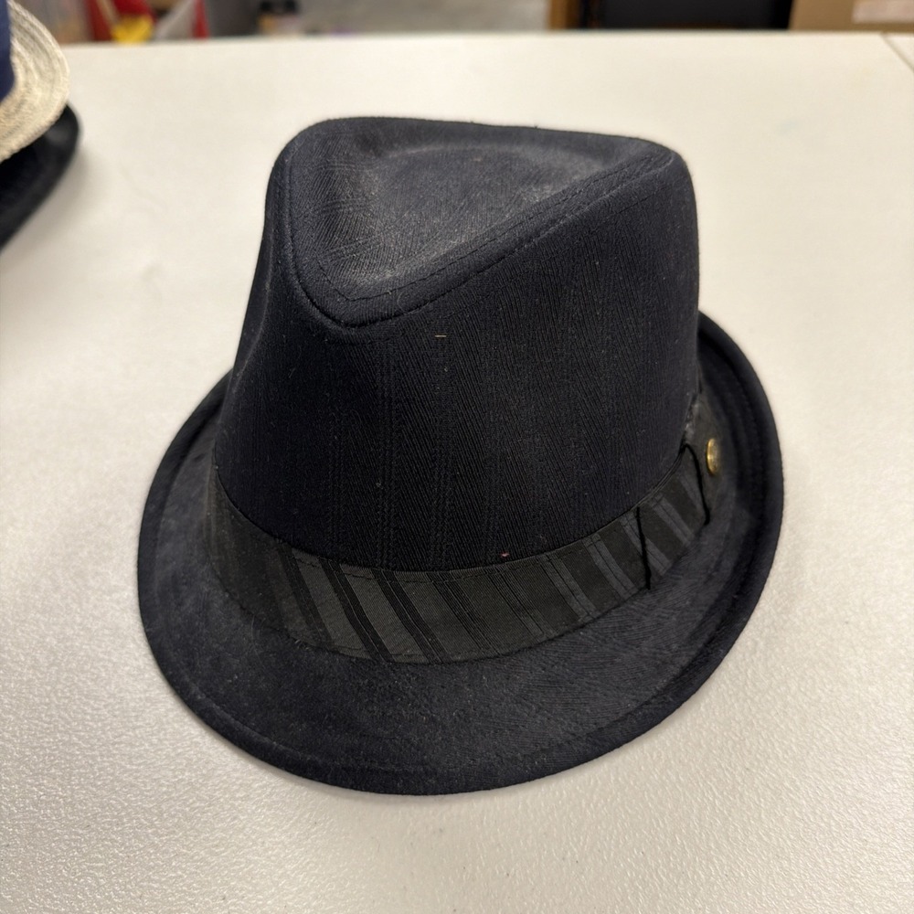 Free Authority wool felt fedora features a striped grosgrain band S/m